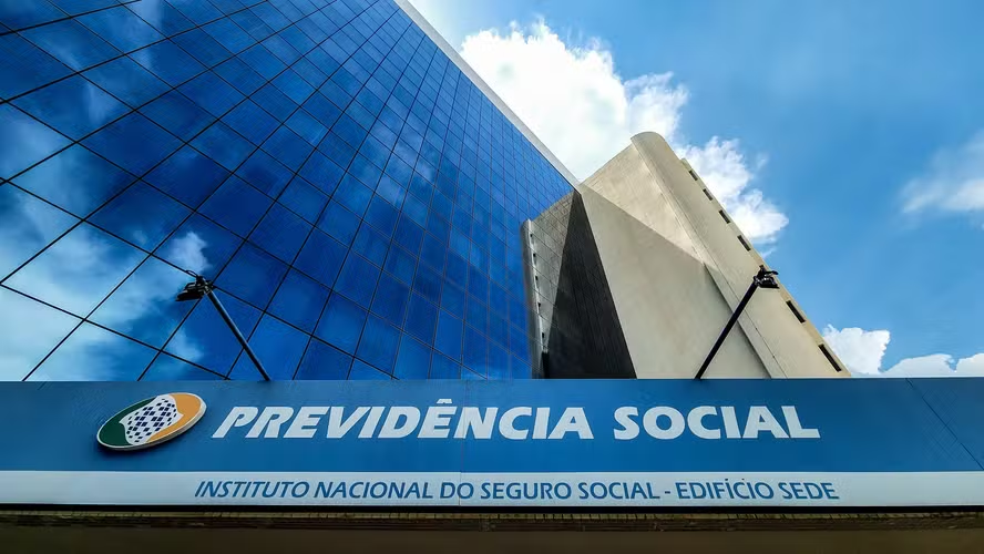 Fechamento de Entidades Presas por Fraudes no INSS Paralisa Ações Judiciais