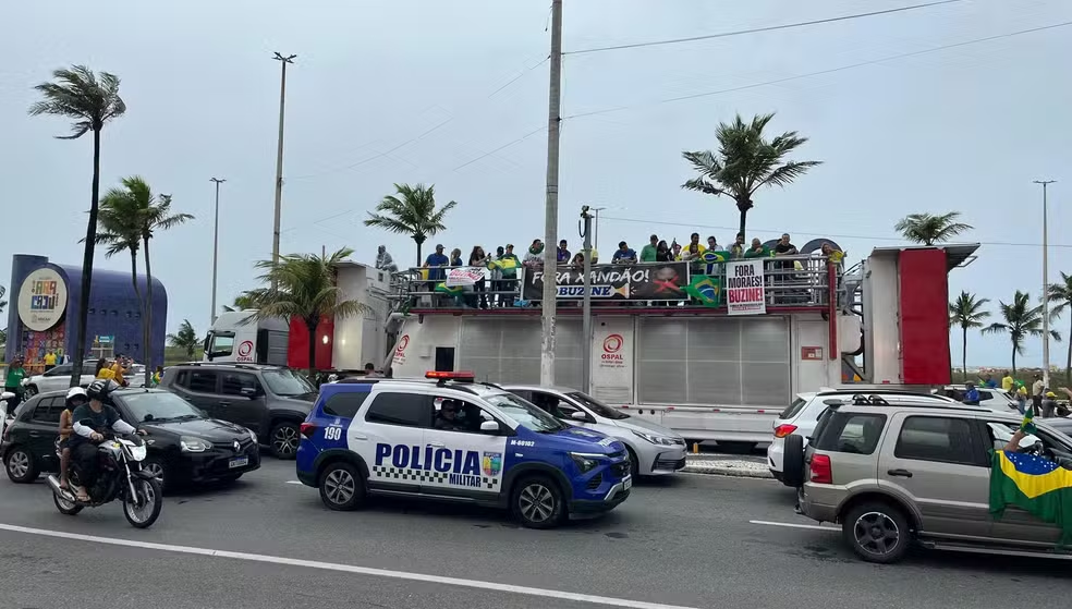 Manifestação em apoio a Bolsonaro ocorre na Orla da Atalaia, em Aracaju