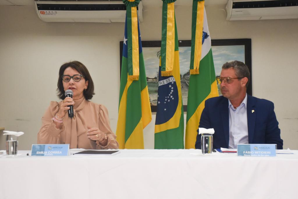 Emília pede ao governo isenção de ICMS que contemple ônibus a gás e elétricos
