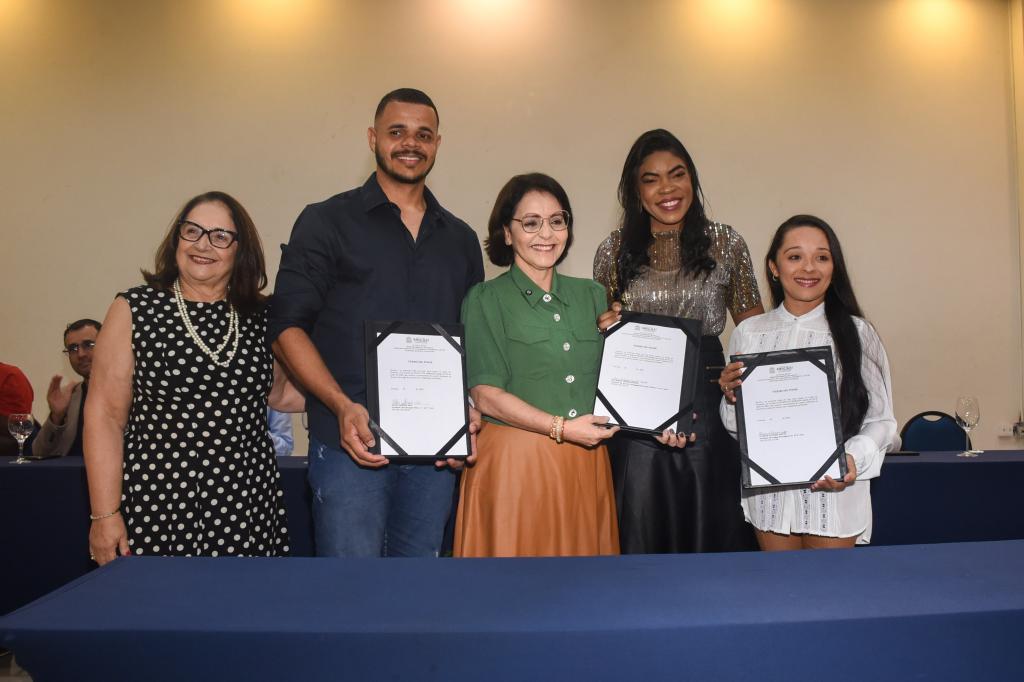 Prefeita Emília Corrêa empossa 175 novos professores aprovados no concurso público da Semed Aracaju
