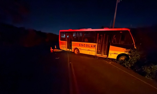 Motociclista morre em colisão com ônibus escolar na SE-317, em Porto da Folha