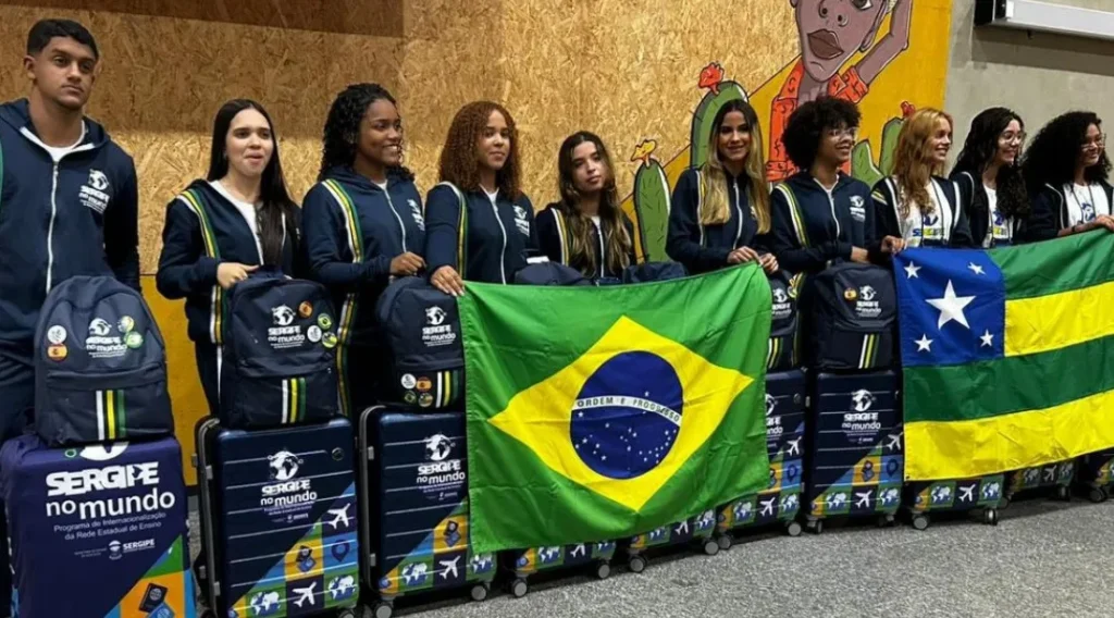 Dez estudantes sergipanos embarcam para intercâmbio em Sevilha pelo programa “Sergipe no Mundo”