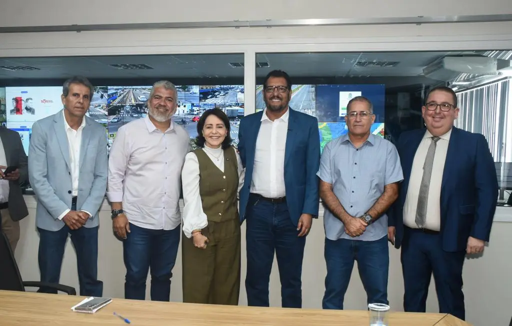 Emília Corrêa pretende garantir ônibus gratuito nos dias de Enem e reabrir terminal da Barra dos Coqueiros