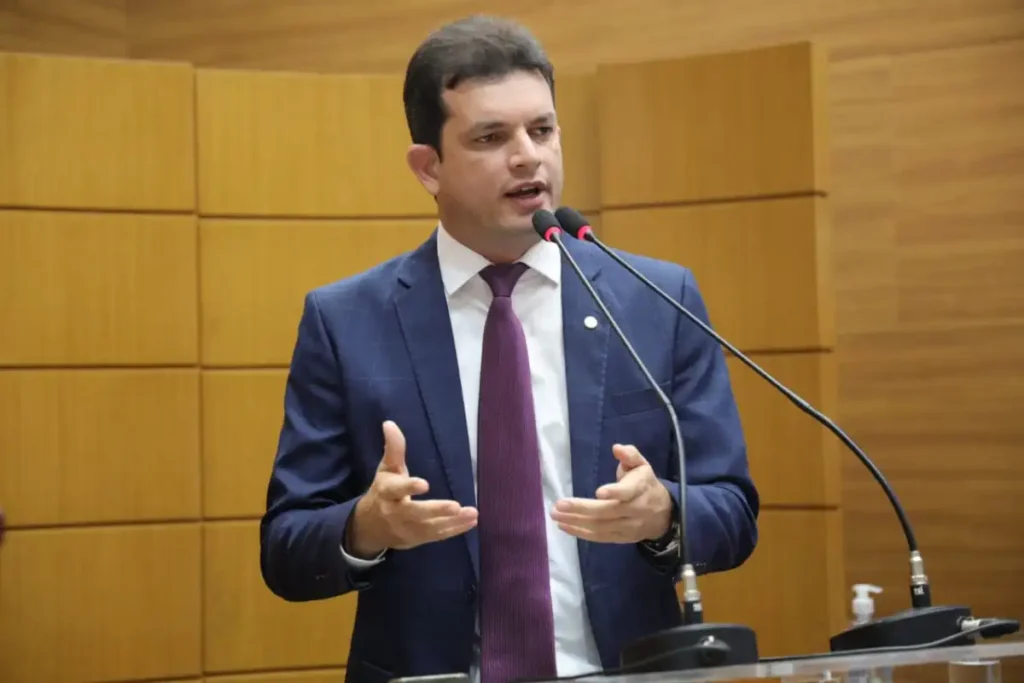 Pesquisa Dataform/ECM aponta deputado Paulo Júnior entre os oito parlamentares mais lembrados em Sergipe