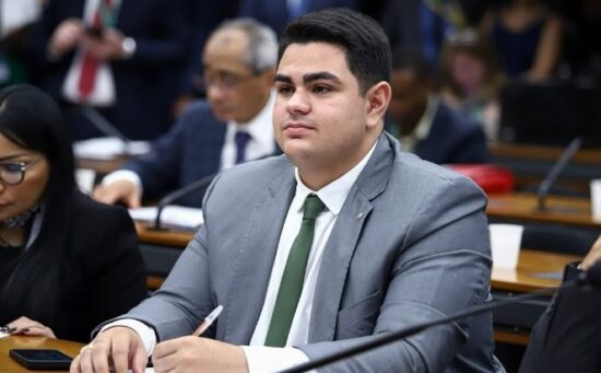 Deputado Ícaro de Valmir segue internado em hospital particular de Aracaju