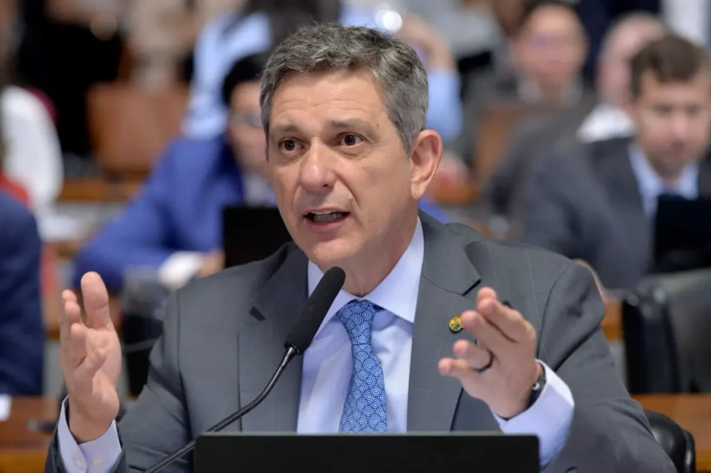 Rogério Carvalho pede aprovação de PLP que reage a tarifa dos EUA e protege exportadores