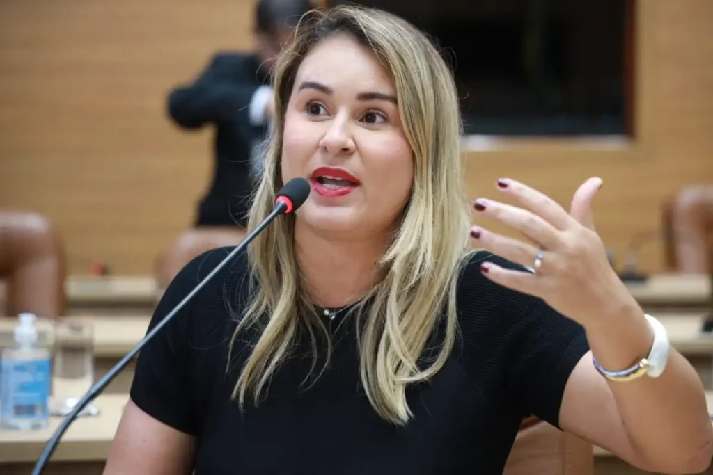 Kitty Lima reage a ameaças de carroceiros e mantém defesa do fim da tração animal