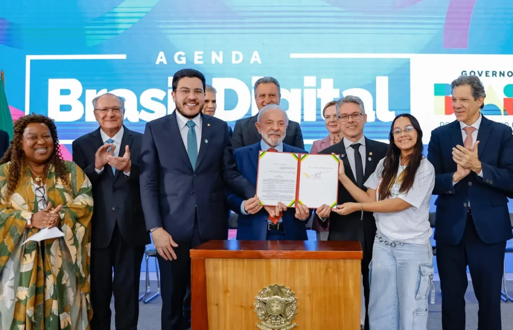Presidente Lula sanciona ECA Digital e estabelece proteção inédita a crianças na internet