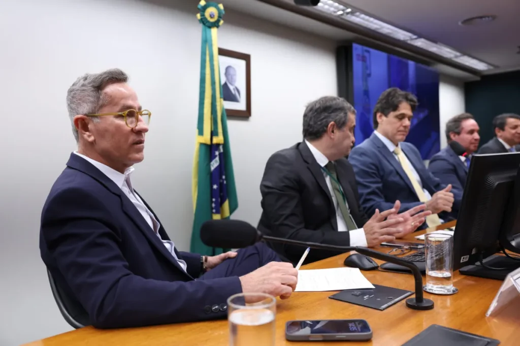 Nitinho defende esporte escolar e cobra transparência em audiência na Câmara