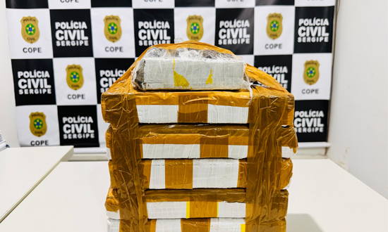 Jovem é detida em rodoviária de Aracaju com 5 kg de maconha e passagem para Alagoas