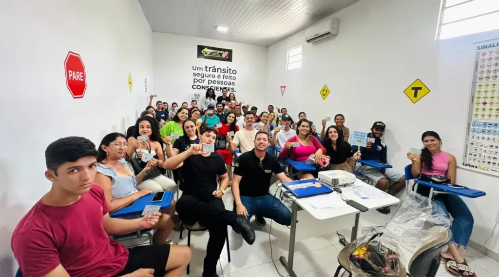 Governo de Sergipe entrega 37 CNHs Sociais em Itabaianinha