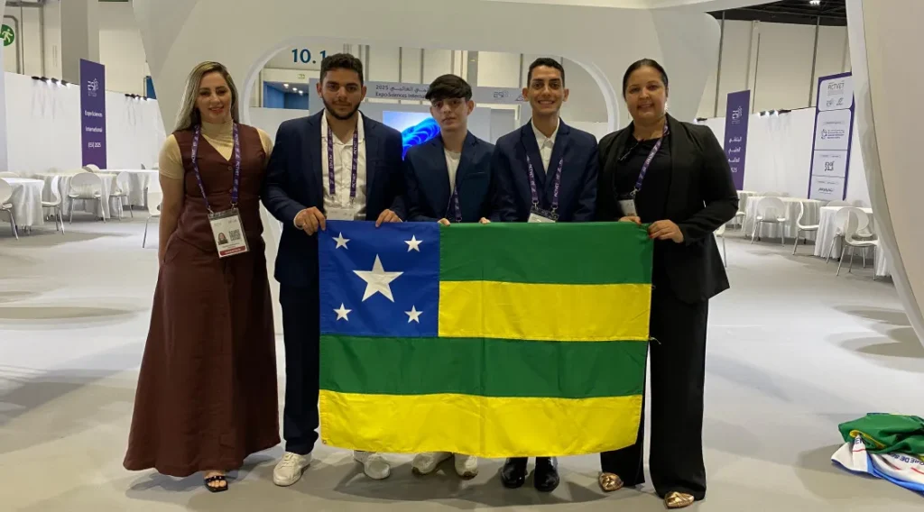 Equipe do sertão sergipano apresenta couro biodegradável na Expo-Sciences International 2025