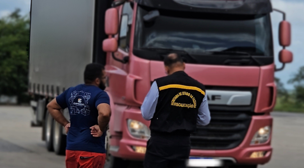 Operação da Sefaz apreende 13,2 toneladas de calabresa sem nota fiscal em Sergipe