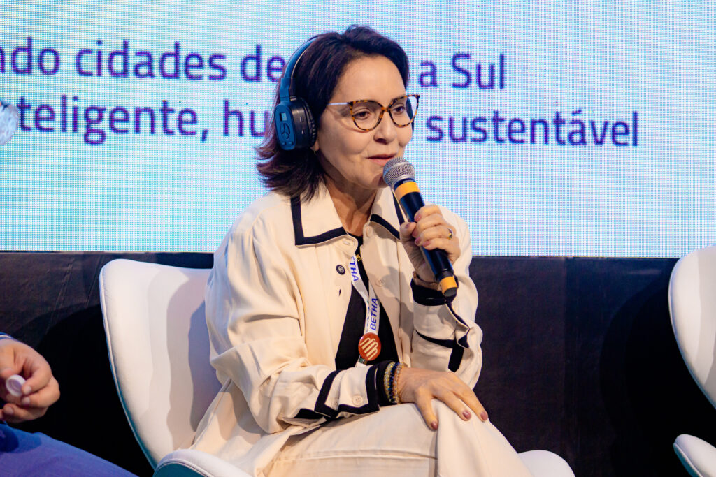 Em São Paulo, prefeita Emília destaca avanços da eletromobilidade em Aracaju