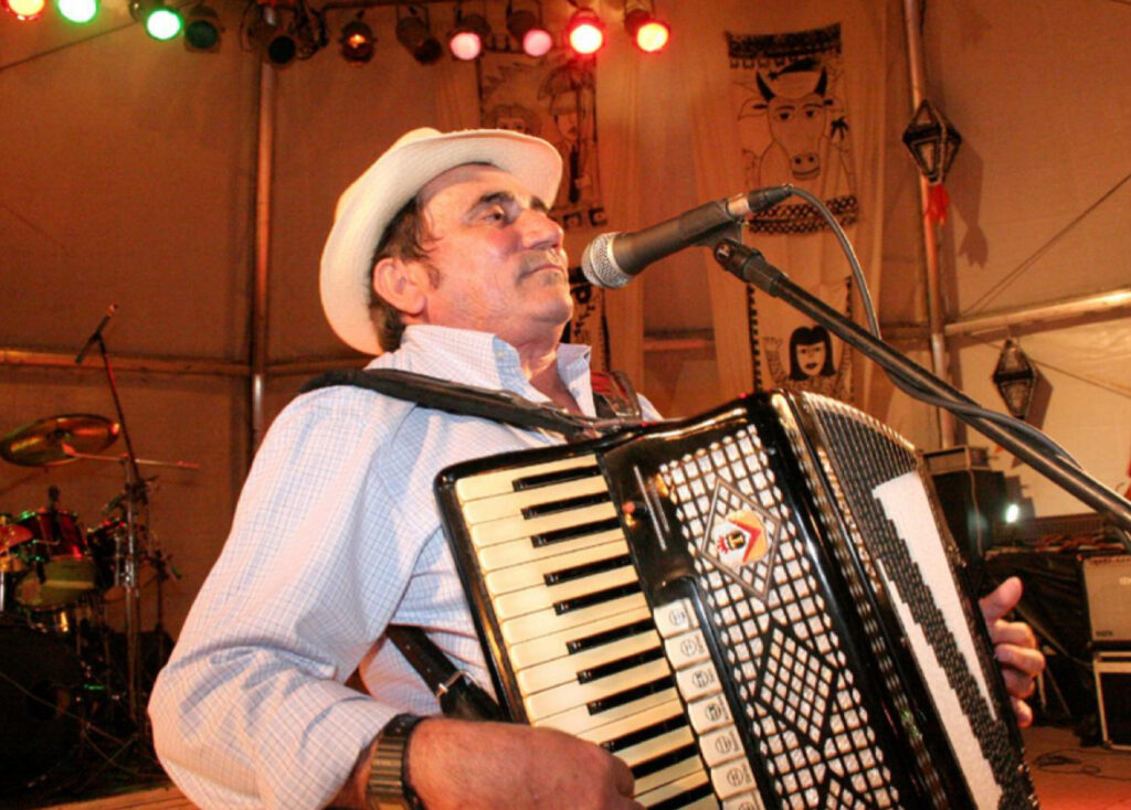 Morre aos 70 anos o cantor e compositor sergipano Zé Américo de Campo do Brito