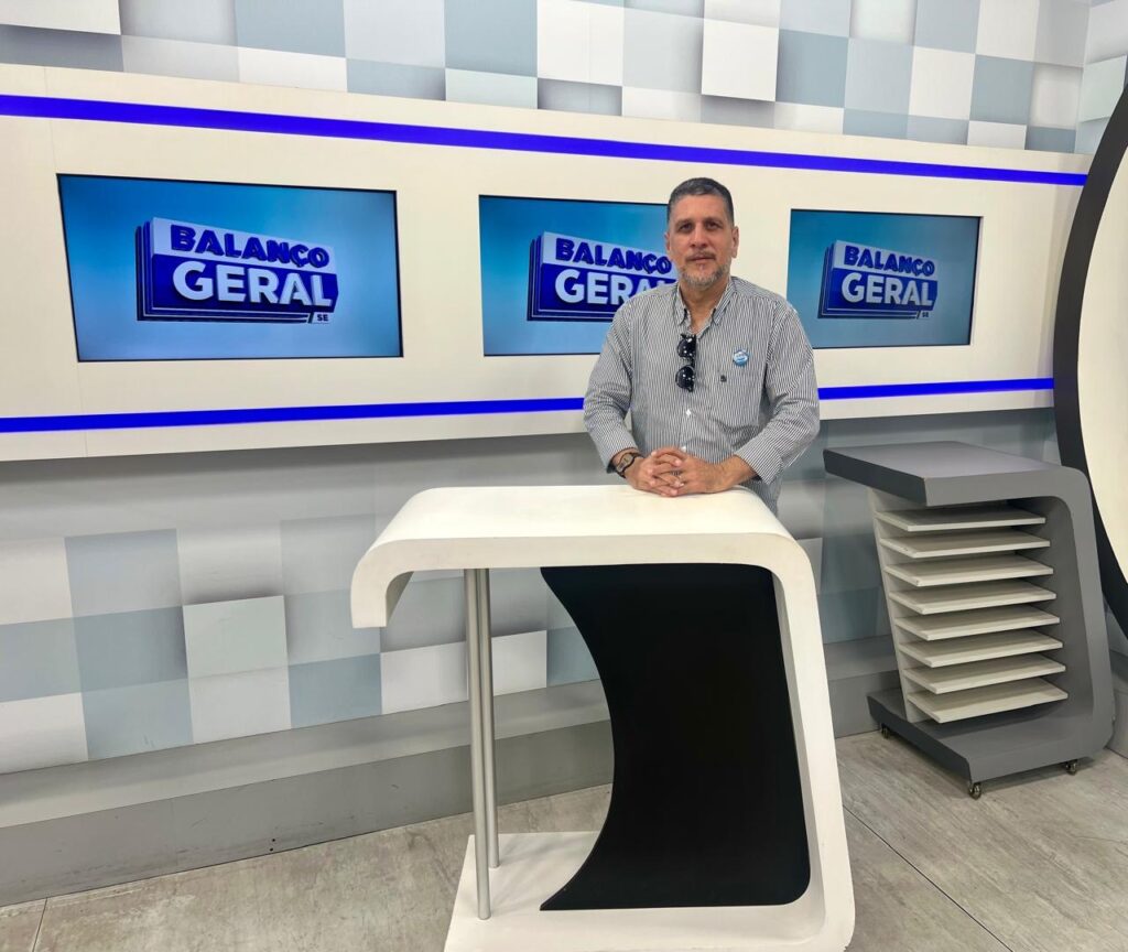 Radialista Leo Wander visita Sistema Atalaia de Comunicação