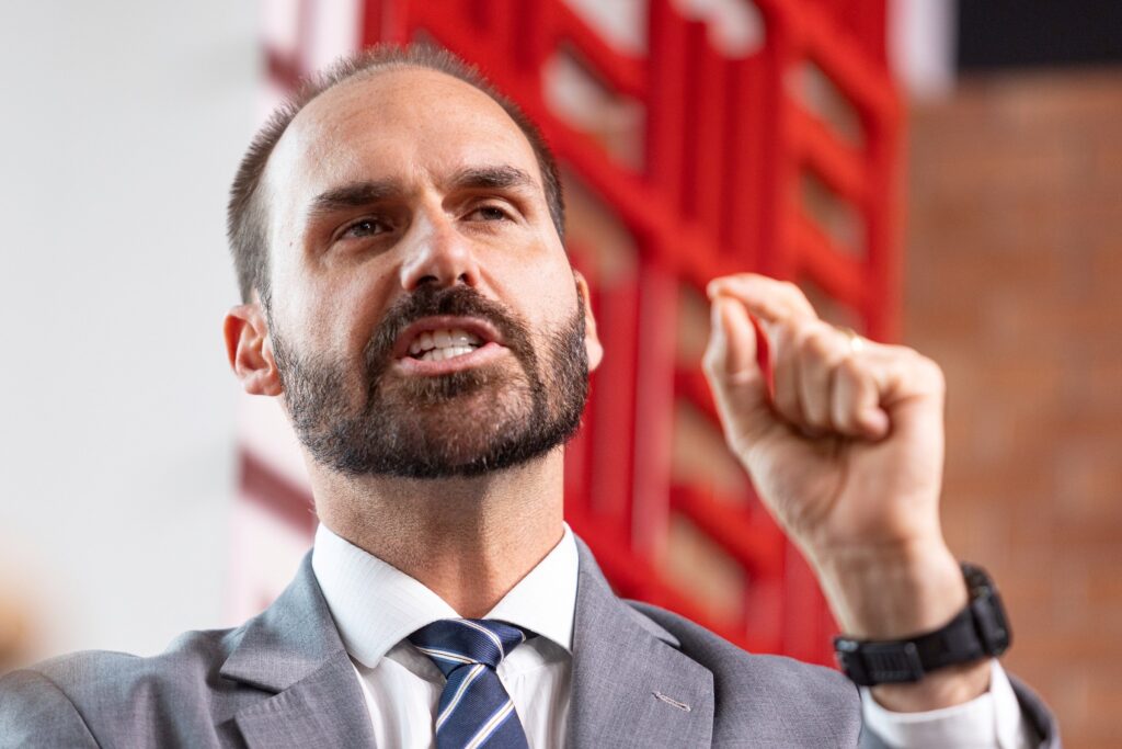 Eduardo Bolsonaro cogita se candidatar à Presidência