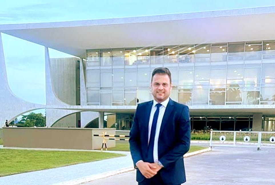 Povo nas ruas e pressão social derrubam PEC da Blindagem, avalia Dr. Anderson Macedo