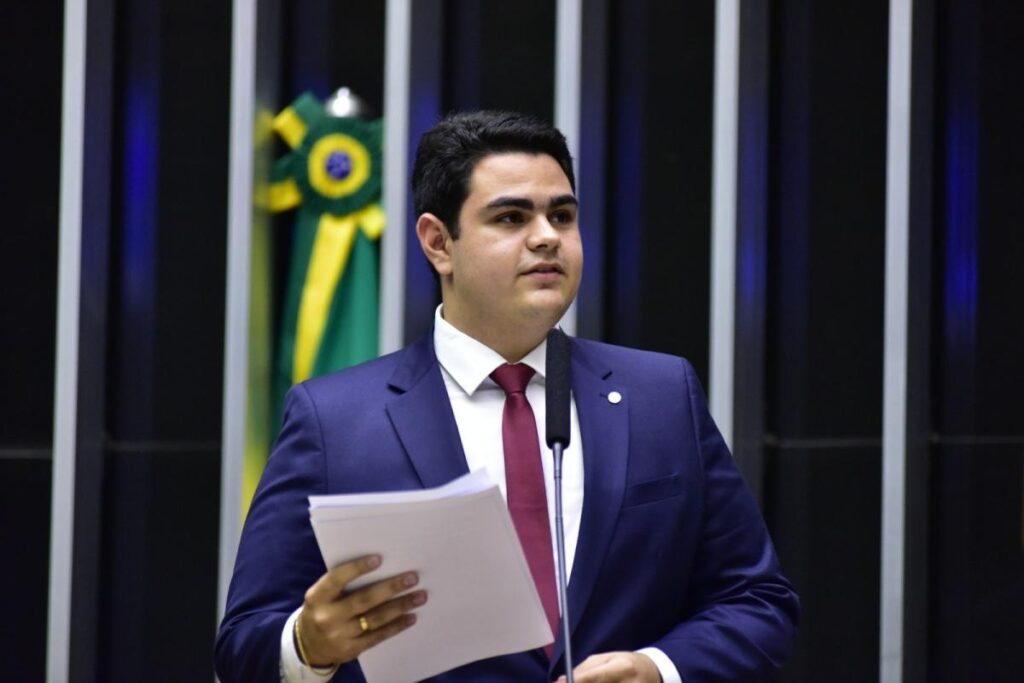 Deputado Federal Ícaro de Valmir está internado em um hospital de Aracaju