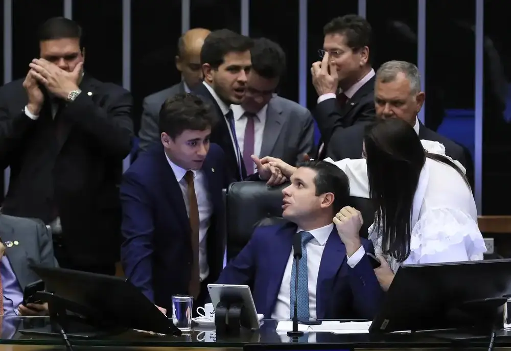 PEC da Blindagem se estenderá a deputados estaduais e distritais
