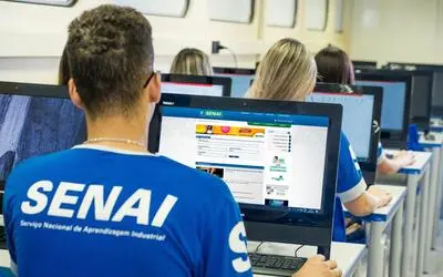 SENAI oferece 48.576 vagas em cursos presenciais e a distância em todo o país