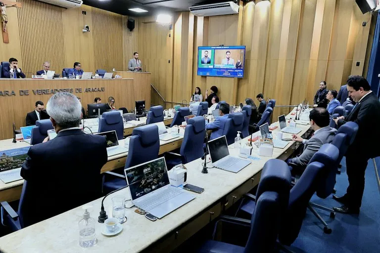 Vereadores de Aracaju discutem demandas sociais e comemoram o Dia do Vereador