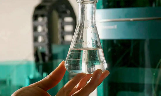 Casos suspeitos de intoxicação por metanol sobem para 43 no país