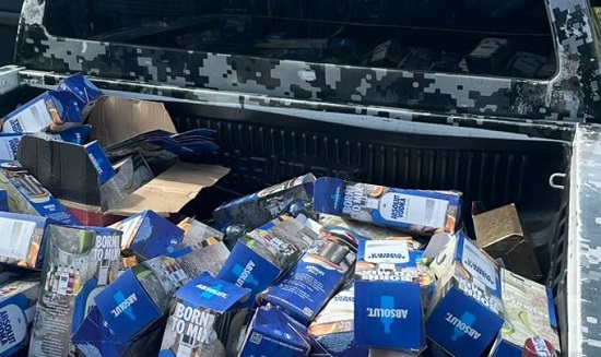 Polícia Militar apreende 124 garrafas de bebidas suspeitas de falsificação na Grande Aracaju