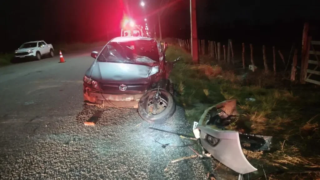 Colisão frontal entre carro e caminhonete deixa um ferido próximo ao Porto de Sergipe