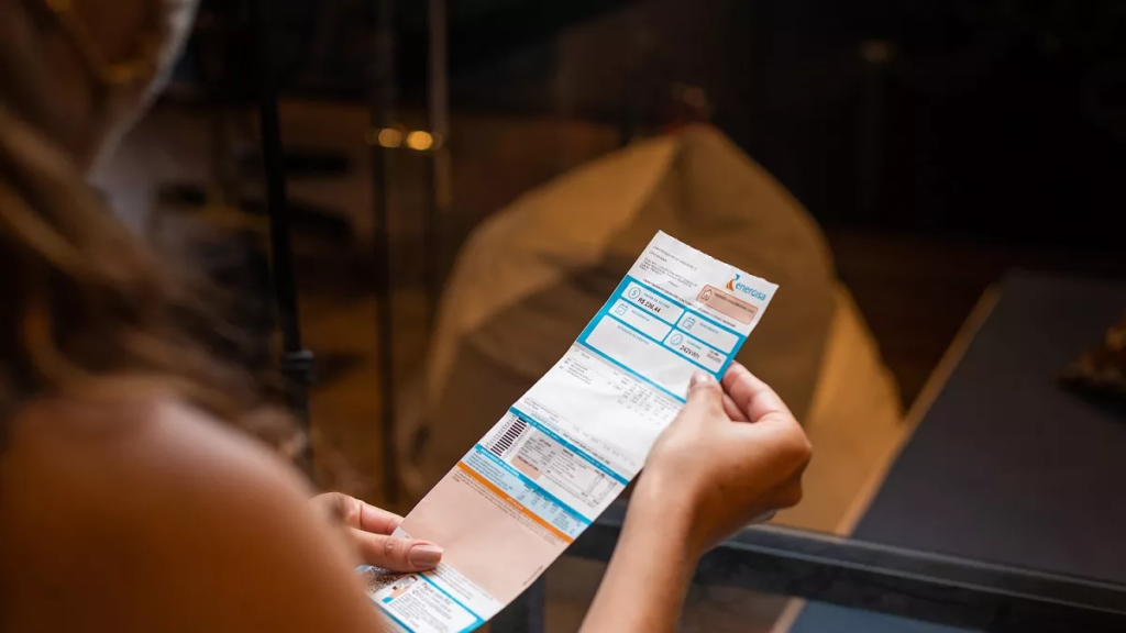 Mais de 140 mil clientes da Energisa Sergipe ainda não utilizam desconto na conta de luz