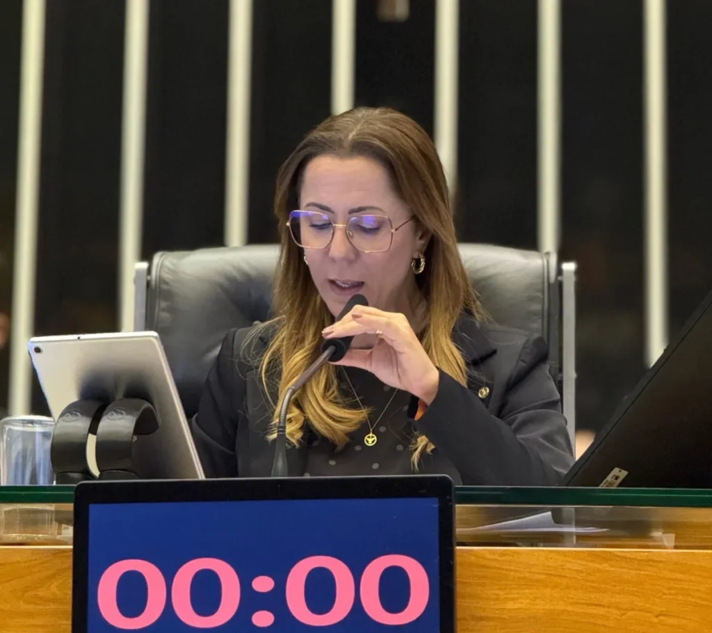 Câmara aprova regulamentação da profissão de condutor de ambulância