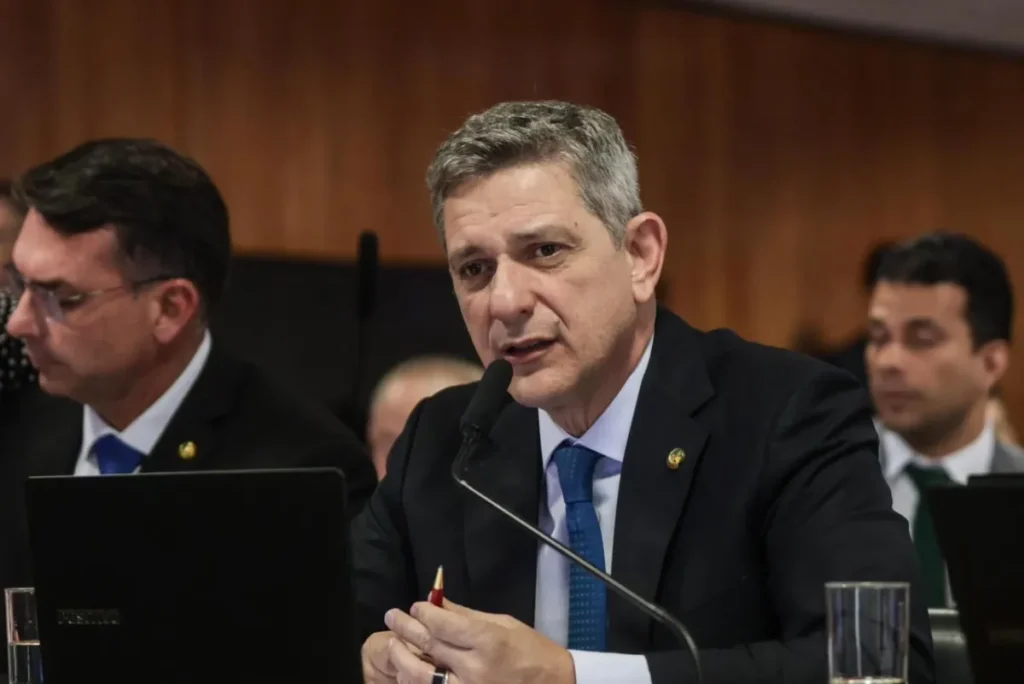 Senado discute PEC que reduz jornada semanal de trabalho para 36 horas