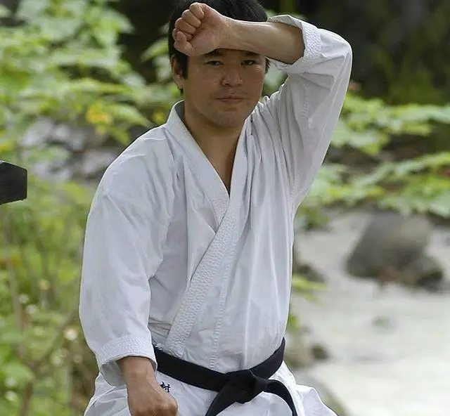 Tricampeão mundial Manabu Murakami comanda seminário de karatê em Aracaju