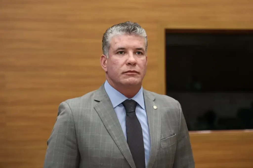 Cristiano Cavalcante aborda missões no exterior, terminal pesqueiro e novos serviços de saúde em Sergipe