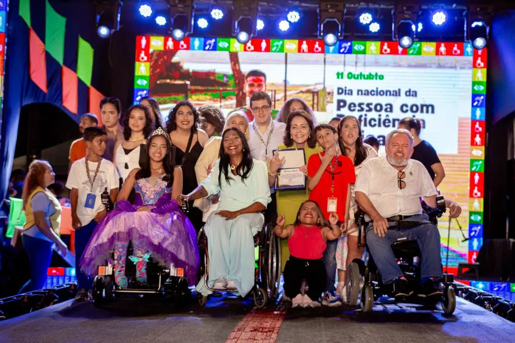 Desfile de Moda Inclusiva reúne modelos com deficiência no Parque da Sementeira