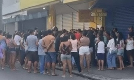 Promoção de brinquedos gera tumulto e deixa feridos no Centro de Aracaju