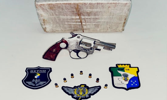 Polícia Militar recolhe revólver e tablete de crack na Zona Norte de Aracaju