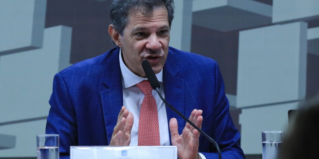 Haddad diz que tributação de bancos, aplicações financeiras e apostas só é vista como injusta por quem está desinformado