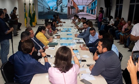 Prefeitura define novos pontos para ambulantes e promete concluir obras em 60 dias