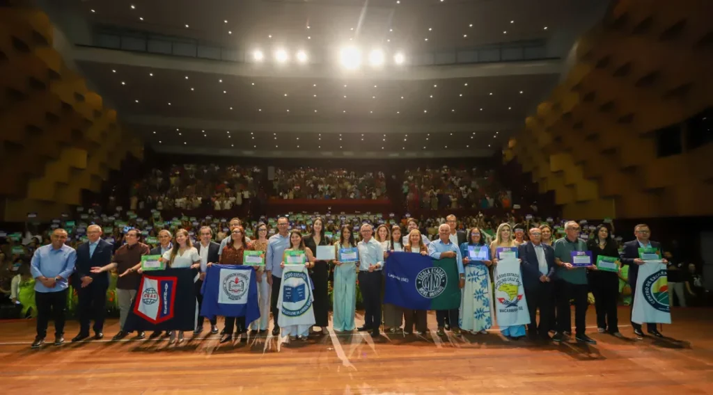 Sergipe destina R$ 31,8 milhões para 6.848 profissionais na 3ª edição do Prêmio Educação Nota 10