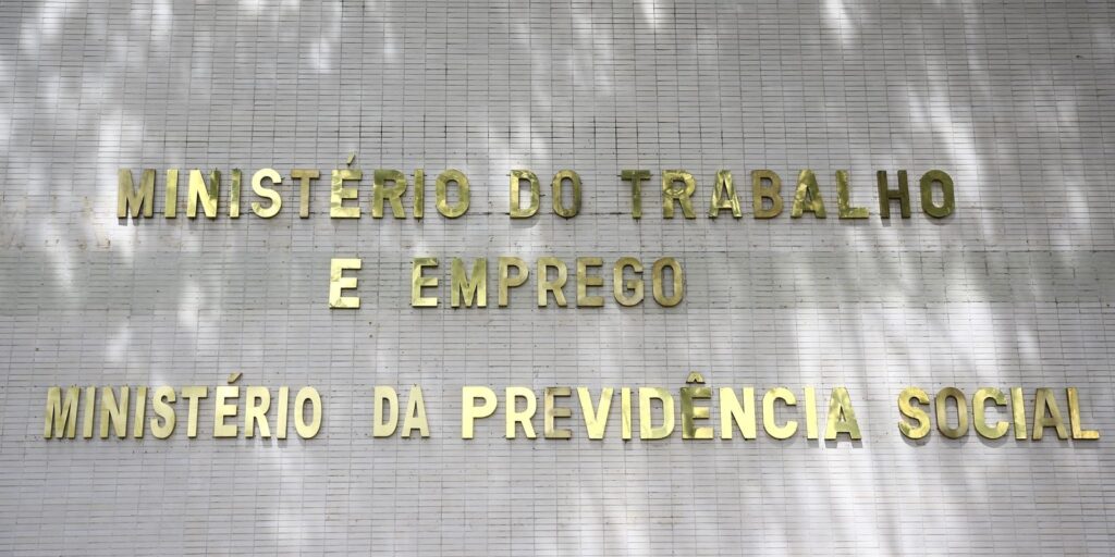 Empresas têm até hoje para publicar Relatório de Transparência Salarial