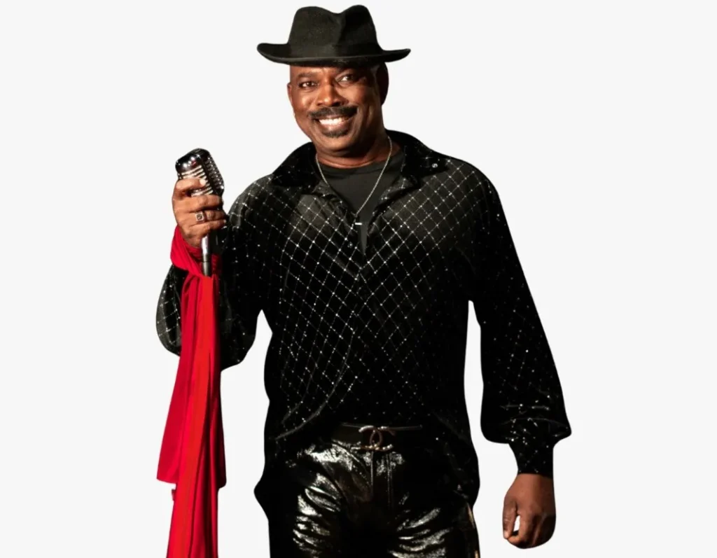 Zeq Olliver comemora 55 anos de vida e 26 de carreira com show gratuito no RioMar Aracaju