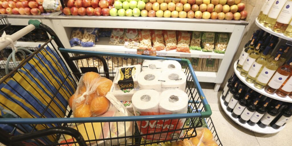 Vendas no varejo sobem 0,2% em agosto e quebram sequência de quatro meses de queda