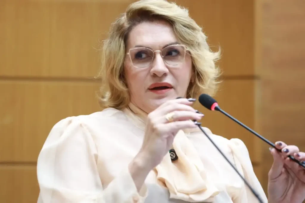 Deputada Linda Brasil denuncia invasão e depredação de terreiro de candomblé em Aracaju