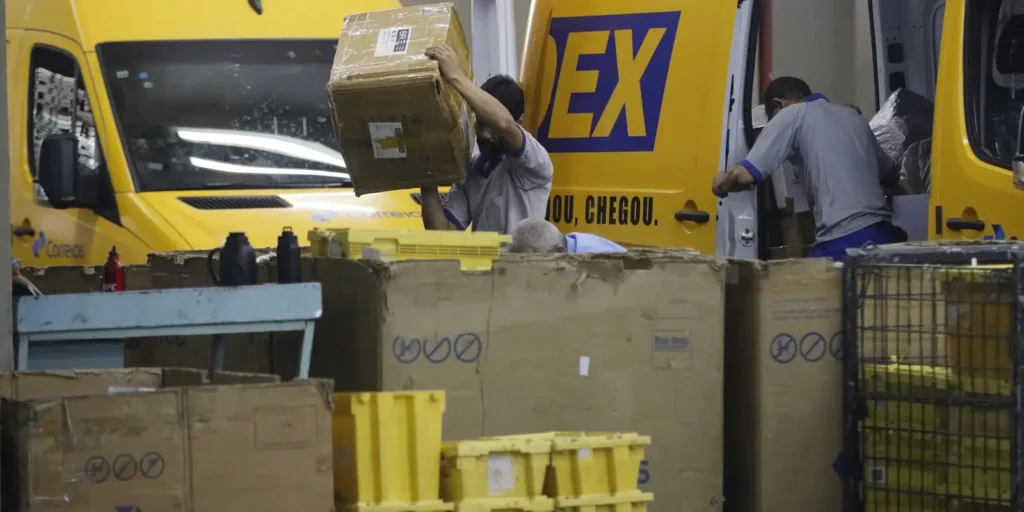 Correios buscam empréstimo de R$ 20 bilhões para equilibrar contas até 2026