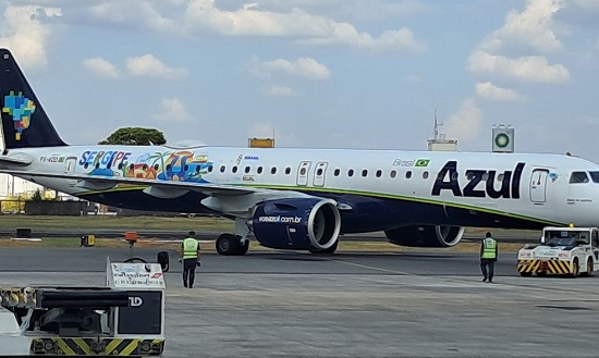 Azul estreia avião temático que homenageia Sergipe em voo entre Campinas e Brasília