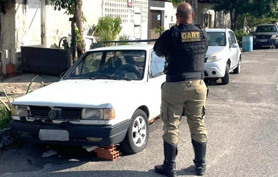 SMTT de Aracaju intensifica remoção de veículos abandonados das ruas