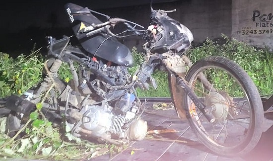 Colisão traseira entre carro e moto na SE-170 mata passageira e fere condutor em Itabaiana