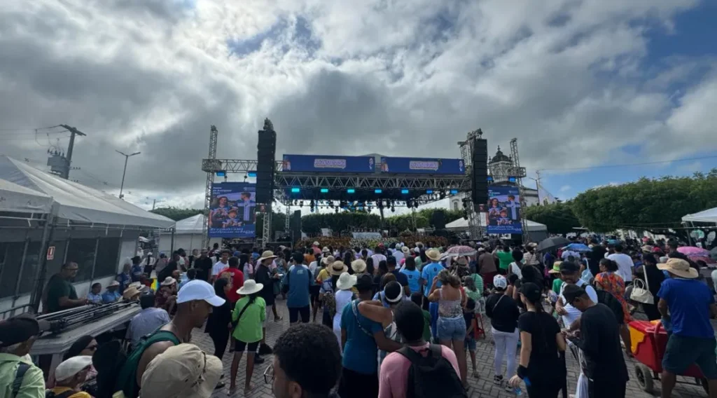 Peregrinação de Nossa Senhora Divina Pastora reúne 200 mil fiéis em Sergipe