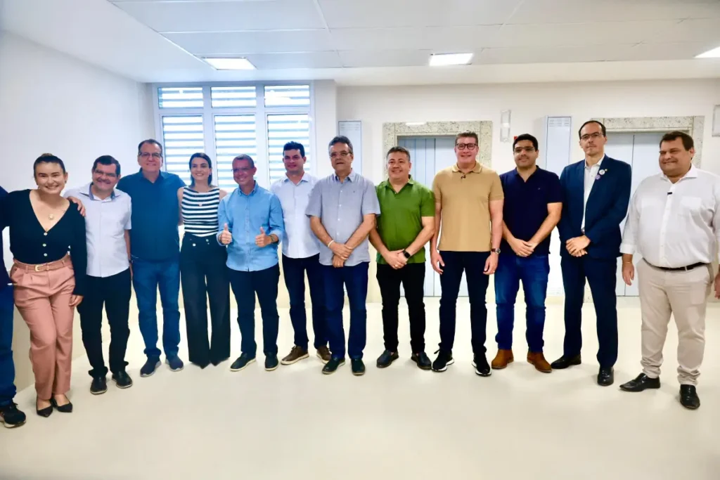 Deputado Paulo Júnior visita obras do Hospital do Câncer de Sergipe em Aracaju